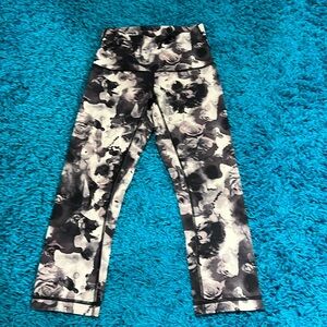 Lululemon capri leggings sz 6 NWOT